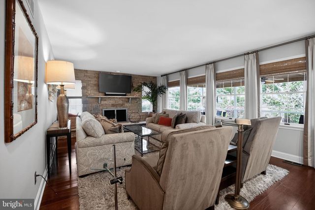 6 POINTE VIEW DR, Medford, NJ 08055