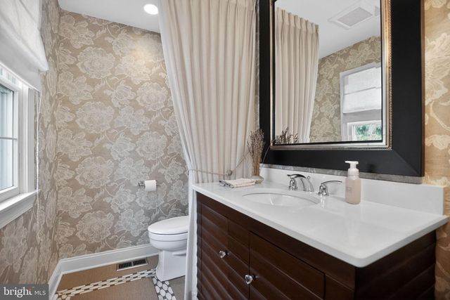 6 POINTE VIEW DR, Medford, NJ 08055