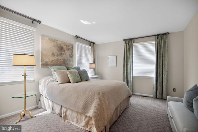 6 POINTE VIEW DR, Medford, NJ 08055