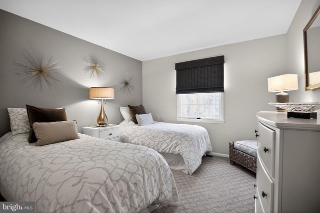 6 POINTE VIEW DR, Medford, NJ 08055