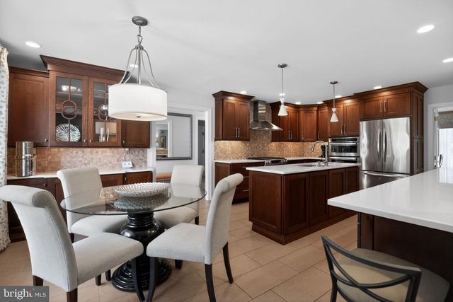 6 POINTE VIEW DR, Medford, NJ 08055