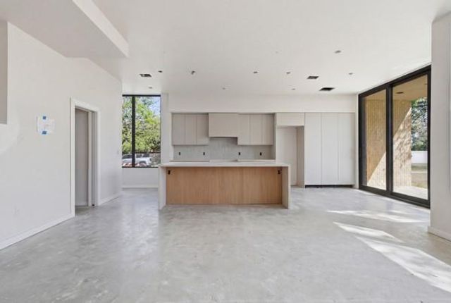 1403 Barton Hills DR 2, Austin, TX 78704