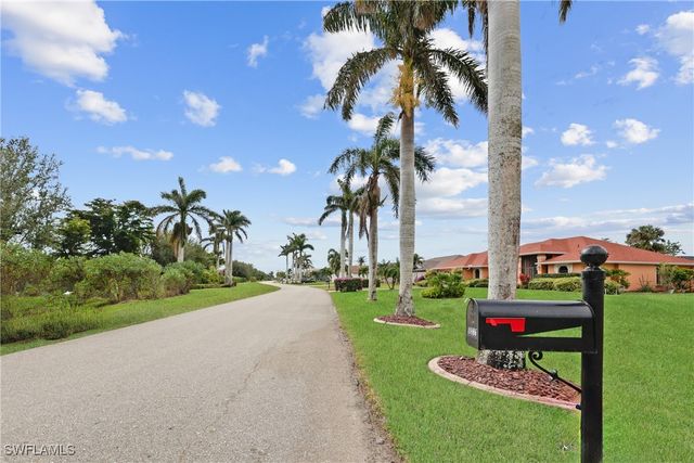 11486 Royal Tee CIR, Cape Coral, FL 33991