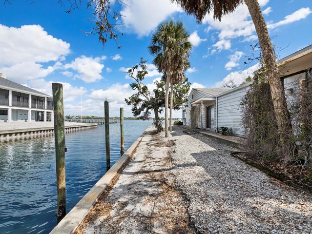 1267 STARBOARD LANE, Sarasota, FL 34242