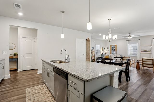 4901 Myra Dr, Hermitage, TN 37076