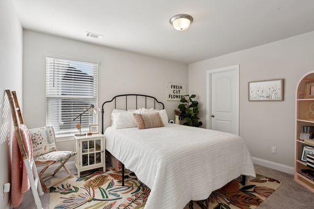 4901 Myra Dr, Hermitage, TN 37076