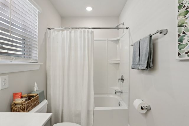 4901 Myra Dr, Hermitage, TN 37076