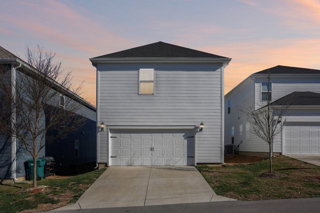 4901 Myra Dr, Hermitage, TN 37076