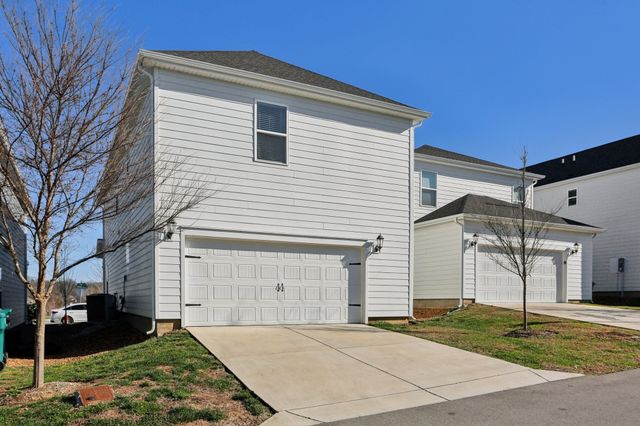 4901 Myra Dr, Hermitage, TN 37076