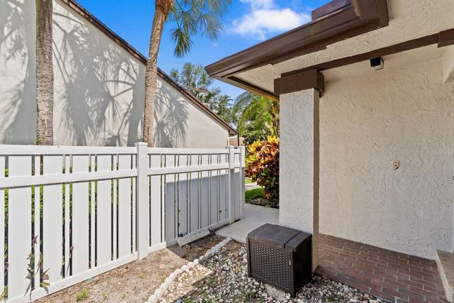 3306 S Carambola Cir Circle S, Coconut Creek, FL 33066