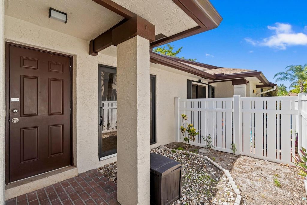 3306 S Carambola Cir Circle S, Coconut Creek, FL 33066