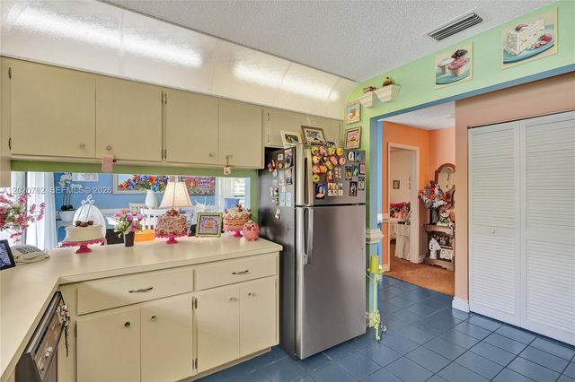 30 Cedar Rd, Hollywood, FL 33021
