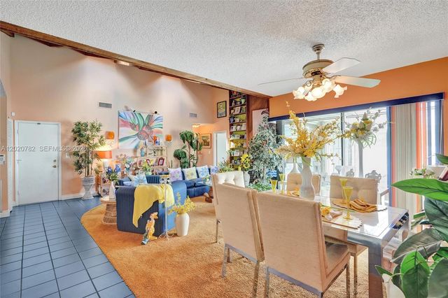 30 Cedar Rd, Hollywood, FL 33021