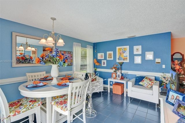 30 Cedar Rd, Hollywood, FL 33021
