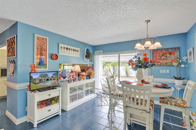 30 Cedar Rd, Hollywood, FL 33021