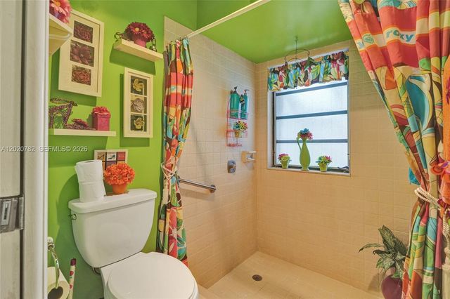 30 Cedar Rd, Hollywood, FL 33021