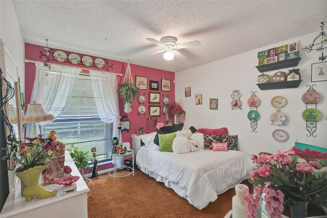 30 Cedar Rd, Hollywood, FL 33021