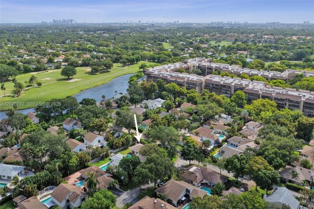 30 Cedar Rd, Hollywood, FL 33021