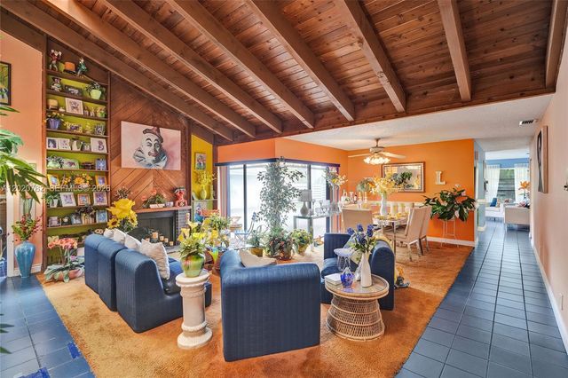 30 Cedar Rd, Hollywood, FL 33021