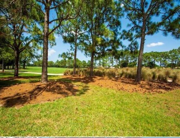 8204 Kiawah Trace, Port St. Lucie, FL 34986