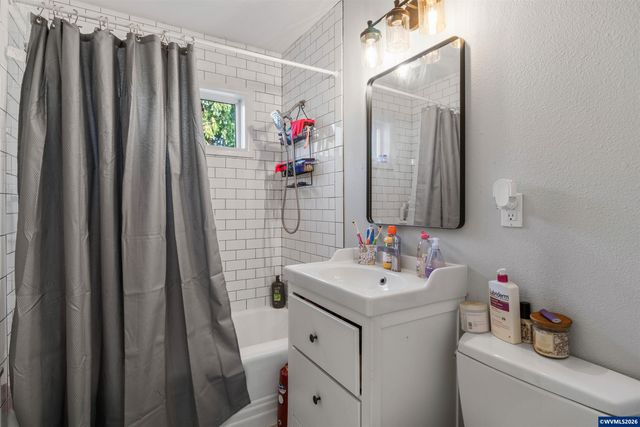 1775 Yew St SE, Salem, OR 97302