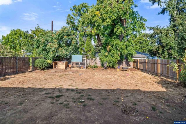 1775 Yew St SE, Salem, OR 97302