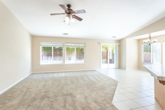 2925 Aspen Glow Ln, Redding, CA 96001