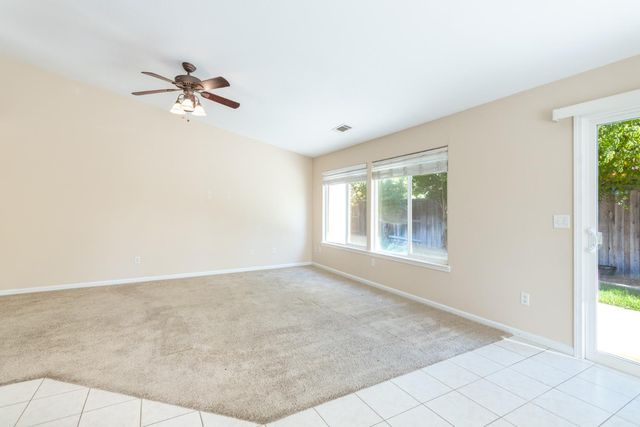 2925 Aspen Glow Ln, Redding, CA 96001