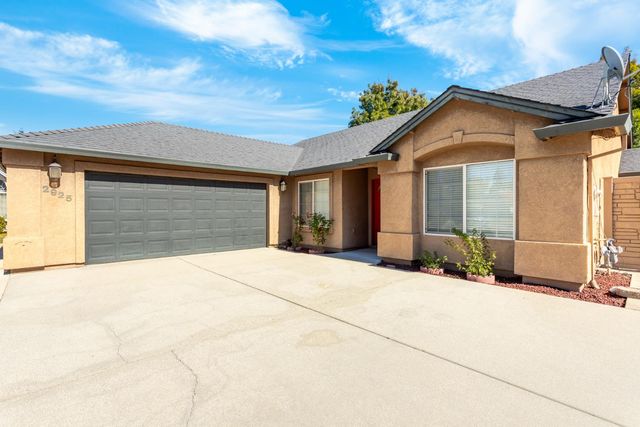 2925 Aspen Glow Ln, Redding, CA 96001