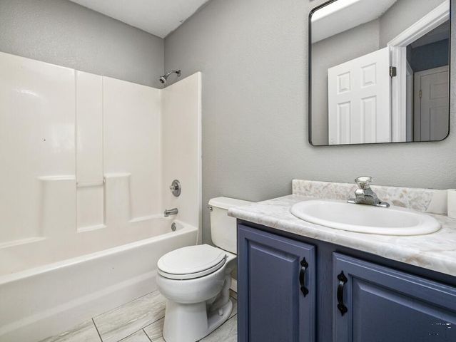 807 S Aguilar Ln, Pueblo West, CO 81007