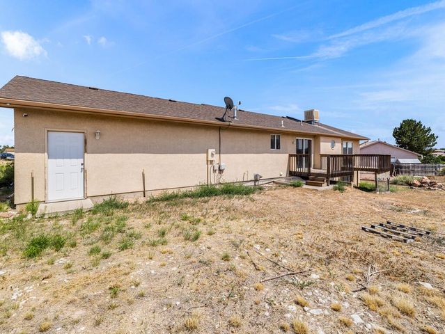 807 S Aguilar Ln, Pueblo West, CO 81007