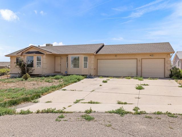 807 S Aguilar Ln, Pueblo West, CO 81007