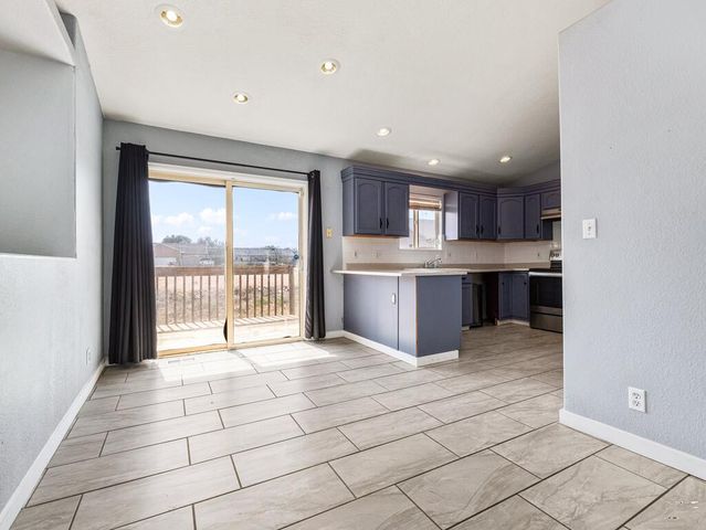 807 S Aguilar Ln, Pueblo West, CO 81007