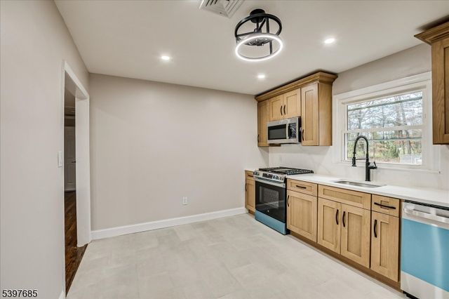 93 Highland Ave, Bridgewater Twp., NJ 08807