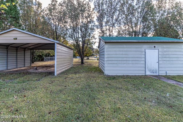 301 Edgebrook Drive, Pikeville, NC 27863