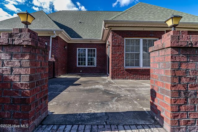 301 Edgebrook Drive, Pikeville, NC 27863