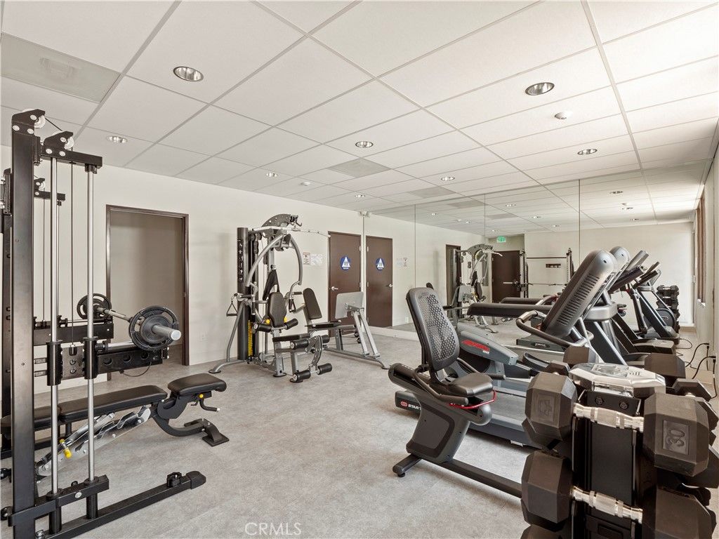 Image 11 of property listing at 5334 Lindley Avenue 319, Encino, CA 91316