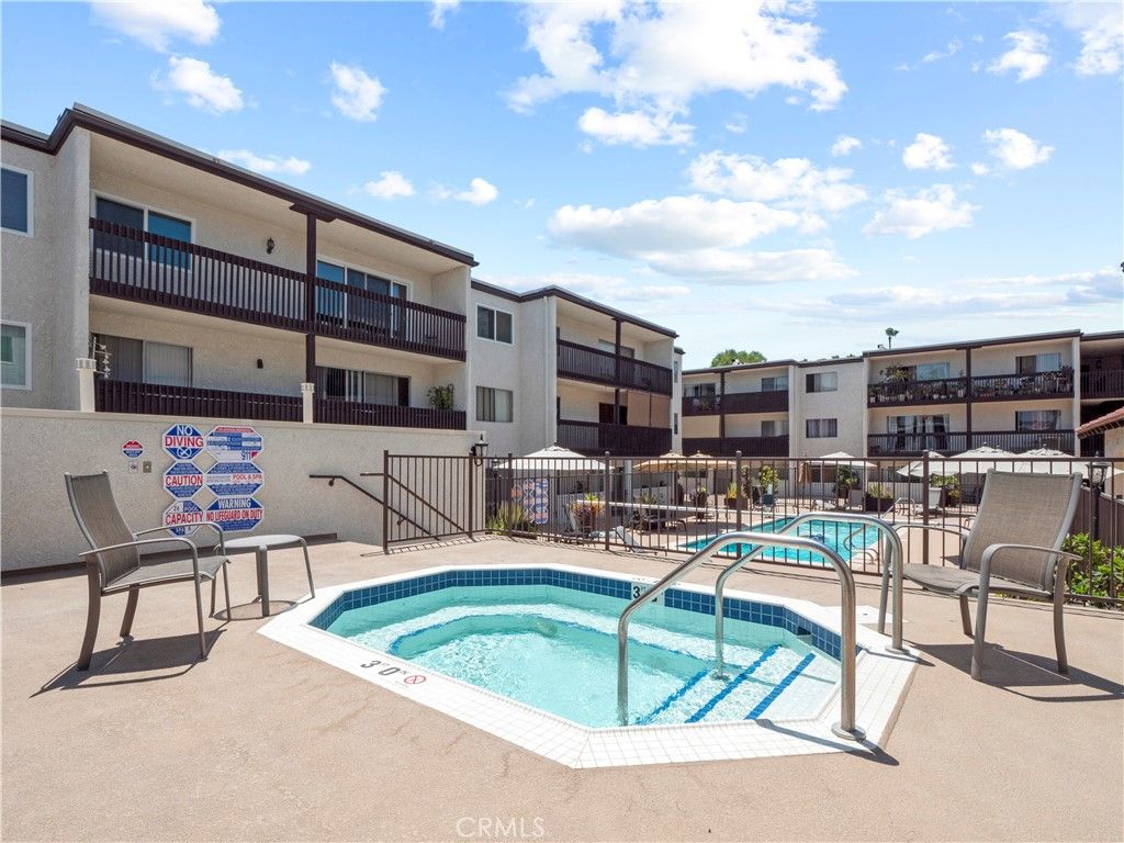 Image 18 of property listing at 5334 Lindley Avenue 319, Encino, CA 91316