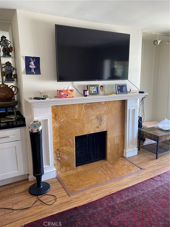 Image 32 of property listing at 5334 Lindley Avenue 319, Encino, CA 91316