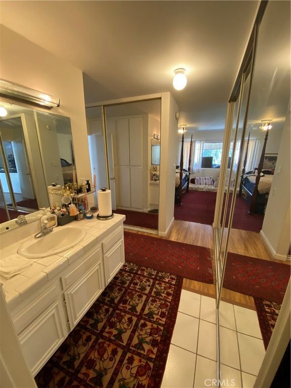 Image 40 of property listing at 5334 Lindley Avenue 319, Encino, CA 91316