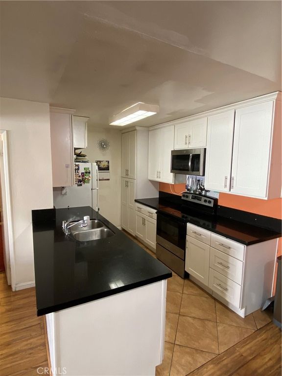 Image 43 of property listing at 5334 Lindley Avenue 319, Encino, CA 91316