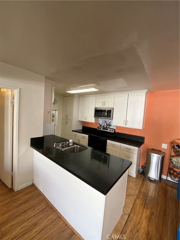 Image 46 of property listing at 5334 Lindley Avenue 319, Encino, CA 91316