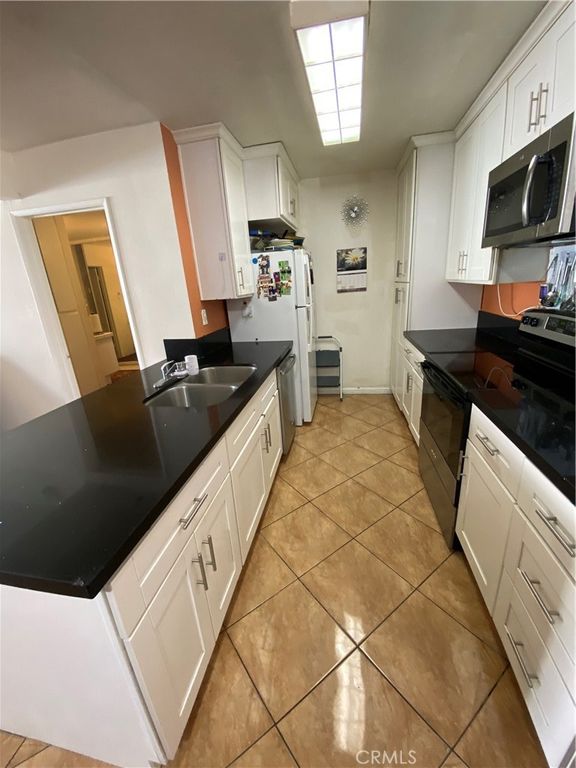 Image 49 of property listing at 5334 Lindley Avenue 319, Encino, CA 91316