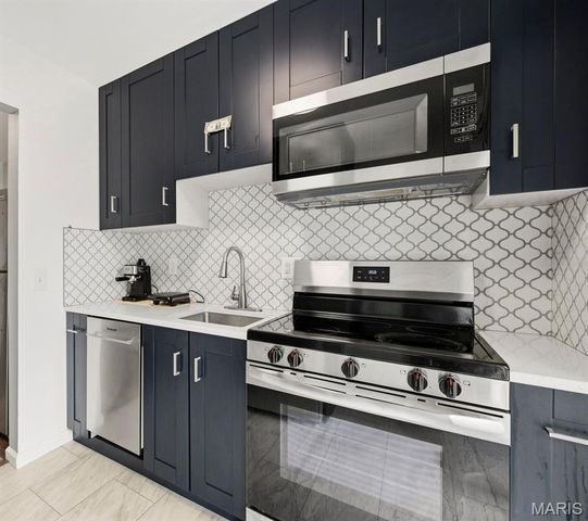 7904 Camelot Lane 1, St Louis, MO 63123