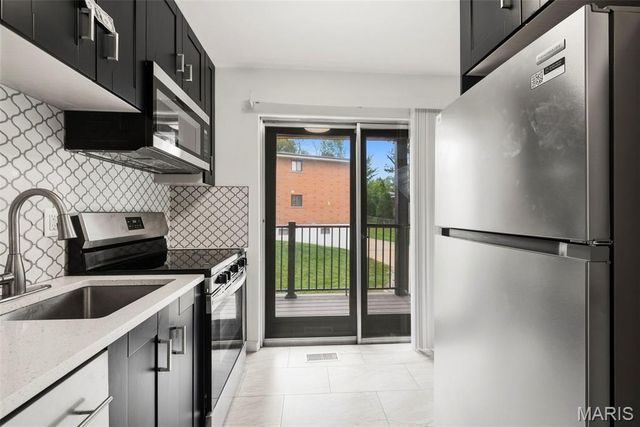 7904 Camelot Lane 1, St Louis, MO 63123