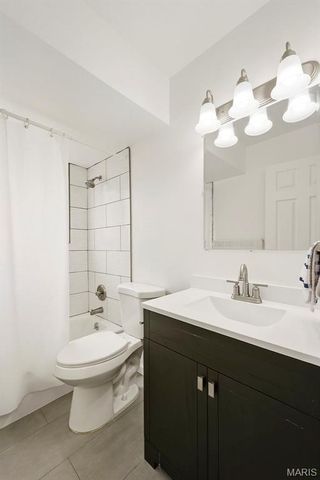 7904 Camelot Lane 1, St Louis, MO 63123