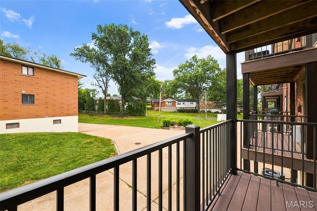 7904 Camelot Lane 1, St Louis, MO 63123