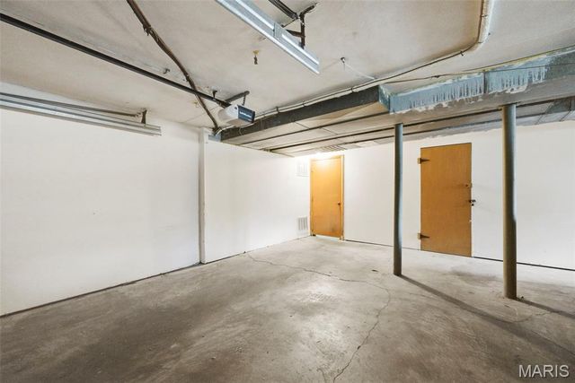 7904 Camelot Lane 1, St Louis, MO 63123