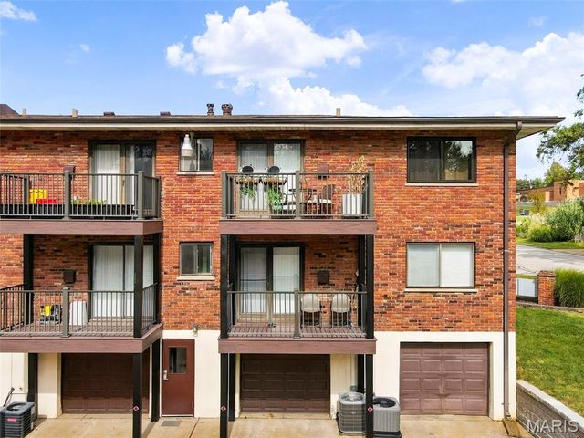 7904 Camelot Lane 1, St Louis, MO 63123