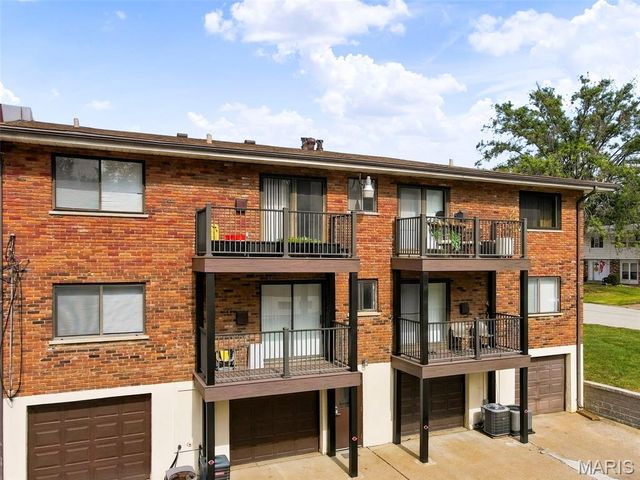 7904 Camelot Lane 1, St Louis, MO 63123